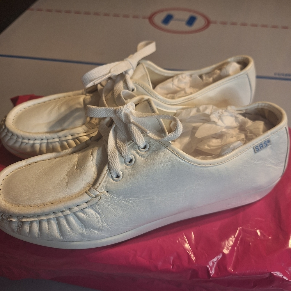 SAS Siesta Oxford White Leather Casual Shoes. Size 11 M